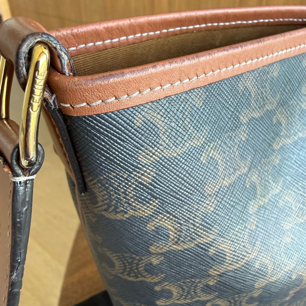 Celine Medium Bucket in Triopmhe Canvas and Calfskin - Picture 9 of 9